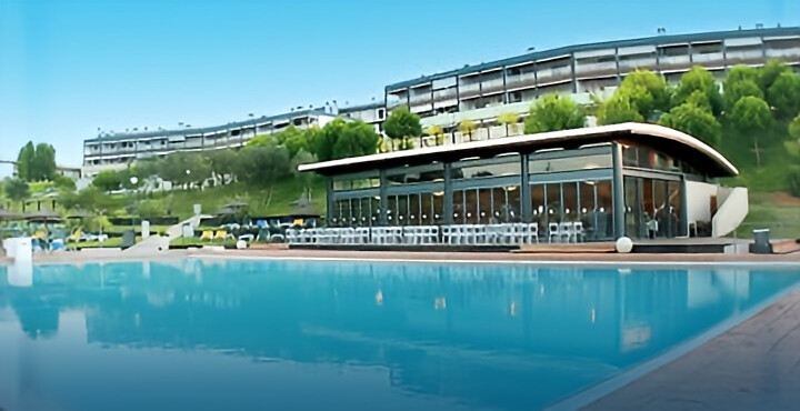 1000019609_piscina__e_bar.jpg