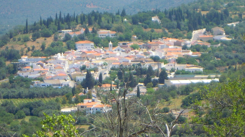 Terreno Rústico com 9160m2 Paderne Albufeira