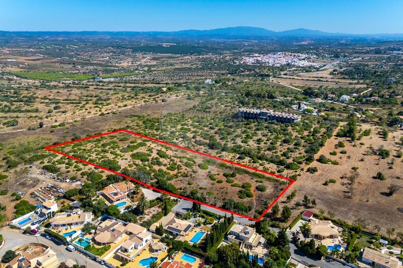 Land with 16000sqm Luz Lagos