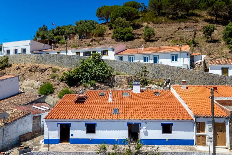 House 3 bedrooms townhouse Aljezur - attic, tiled stove, double glazing, store room