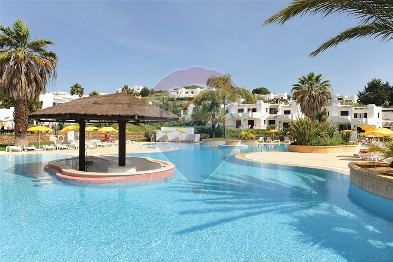 Apartment 2 bedrooms Albufeira - great location, swimming pool, terrace