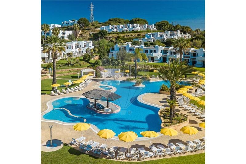 Apartment 1 bedrooms Albufeira - great location, swimming pool, playground
