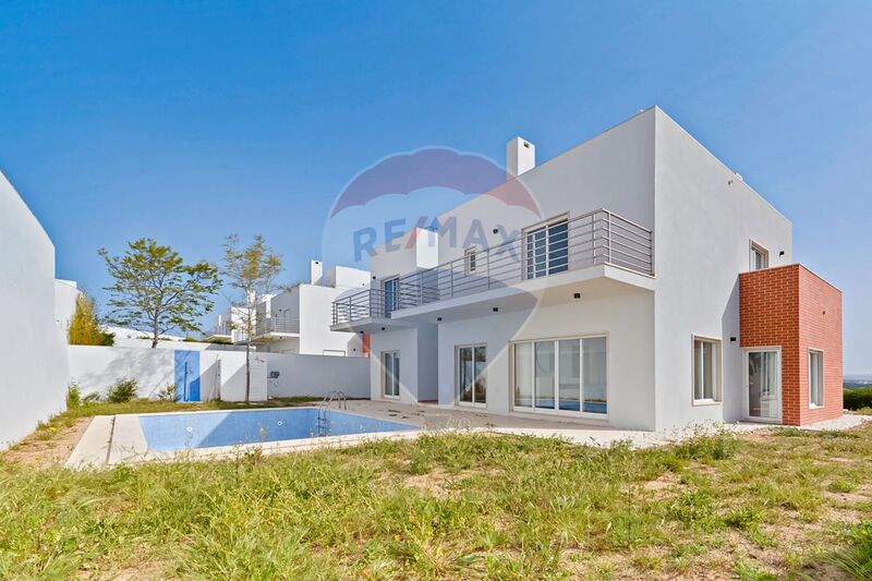 House V4 Albufeira - double glazing, balcony, garage, terrace, excellent location, garden, store room, balconies, air conditioning, swimming pool