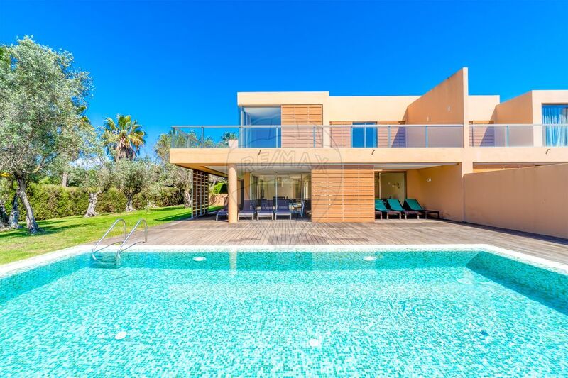 House 4 bedrooms Modern Guia Albufeira - terrace, swimming pool, garden, terraces