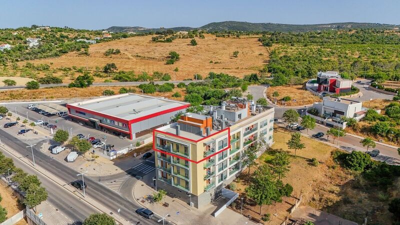 Apartamento Como novo T3 São Clemente Loulé - cozinha equipada, zona muito calma, muita luz natural