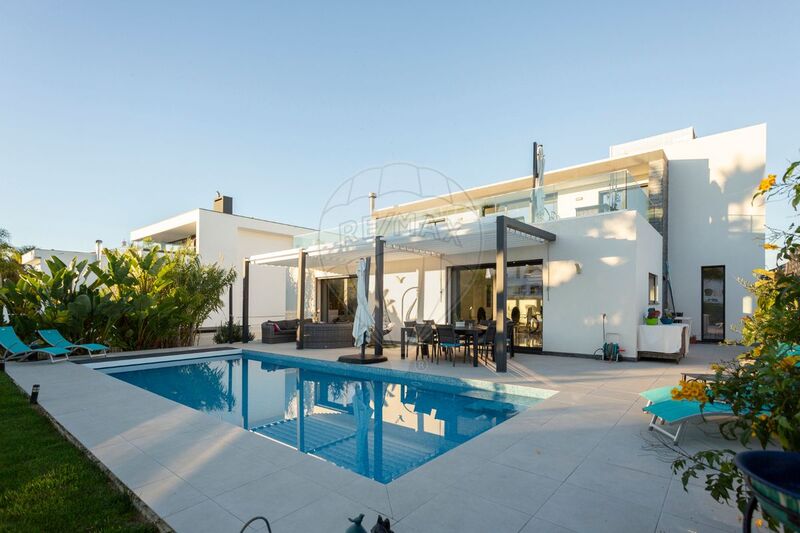 House Modern V4 Albufeira - air conditioning, garage, double glazing, solar panels, terrace, barbecue, garden, swimming pool, automatic irrigation system