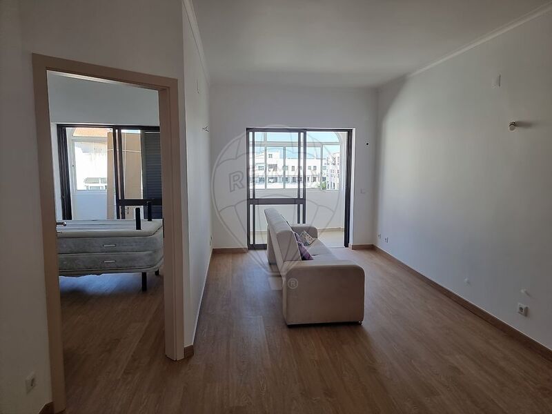 Apartment T2 Renovated Guia Albufeira - equipped, 3rd floor, swimming pool, furnished, balcony