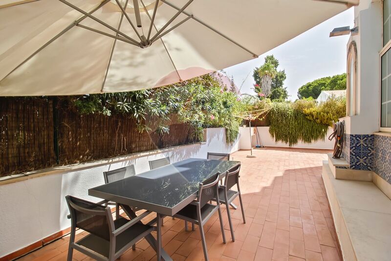 House V3 Quarteira Loulé - plenty of natural light, swimming pool, garden, balconies, barbecue, balcony