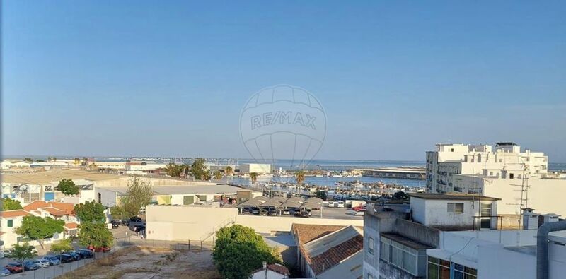 Apartment T3 in the center Olhão - balconies, great location, sea view, balcony
