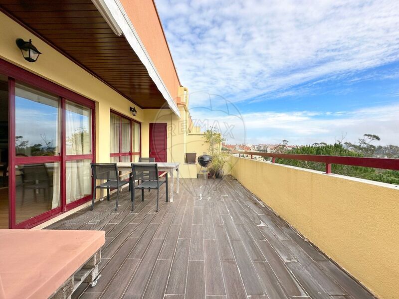 Apartment Duplex in good condition T3 Sintra - condominium, tennis court, terrace, balcony, fireplace, 2nd floor, garage, swimming pool, central heating, parking space, double glazing