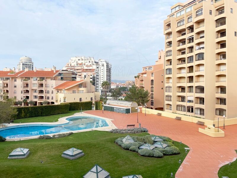 Apartment 3 bedrooms Cascais - air conditioning, fireplace, central heating, balcony, balconies, garage, swimming pool, gated community