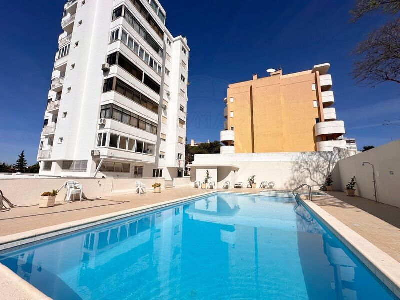 Apartment 3 bedrooms Refurbished in the center Cascais - balconies, air conditioning, balcony, garage, lots of natural light, store room, swimming pool