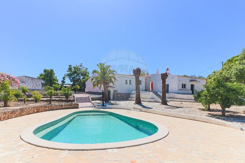 Quinta com casa V3 Porches Lagoa (Algarve) - lareira, jardim, luz, piscina, ar condicionado, portão automático, equipada, terraço
