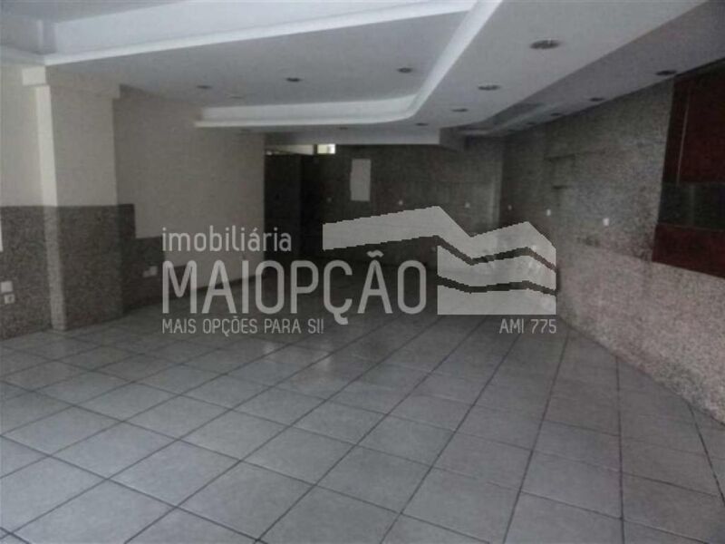 магазин в центральной зоне Guimarães - кухня, wc