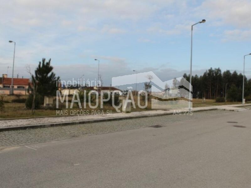 Land with 746sqm Ovar