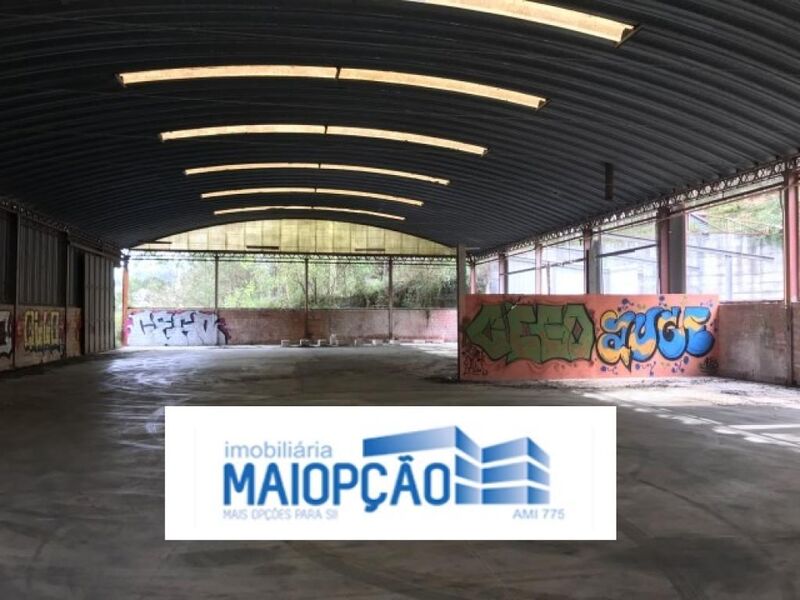 Warehouse Industrial with 902sqm Pombal - dressing rooms