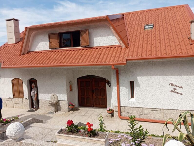 House 4 bedrooms Rustic Amarante - central heating, boiler, barbecue, balcony, garage, double glazing, garden, equipped