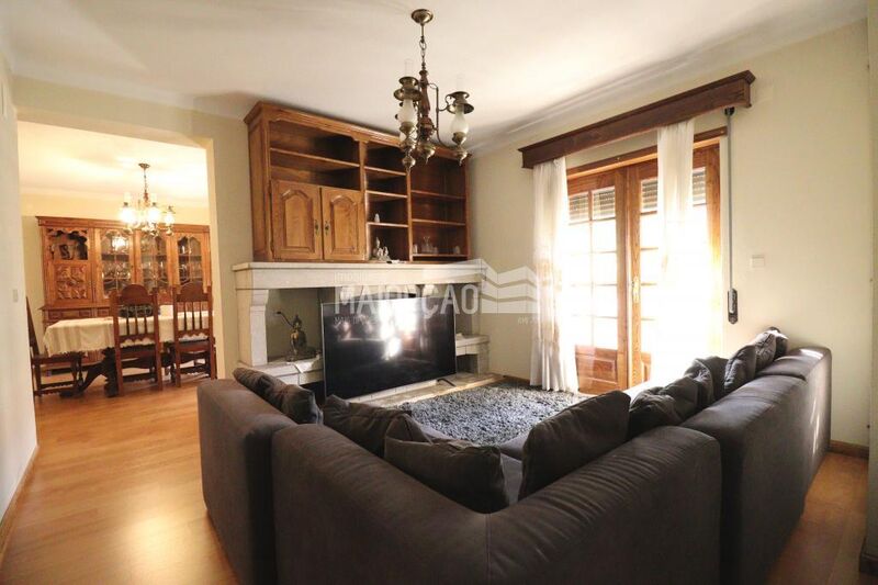 House 4 bedrooms Bragança - balcony, garden, quiet area, swimming pool, central heating