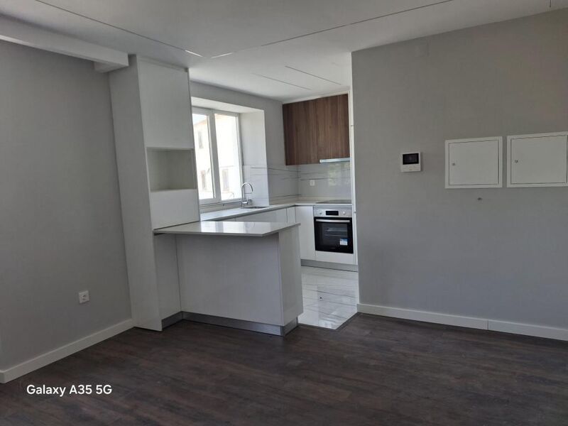 Apartment new in the center 3 bedrooms Covilhã - garage, terrace, balcony, 1st floor