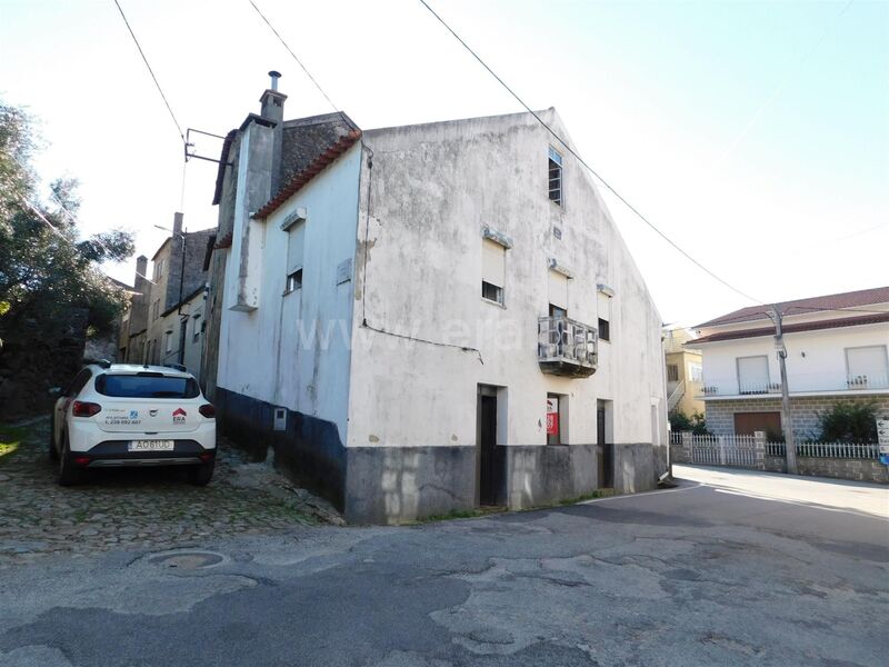 House Old in the center 3 bedrooms Santa Marinha Seia - attic, balcony, gardens