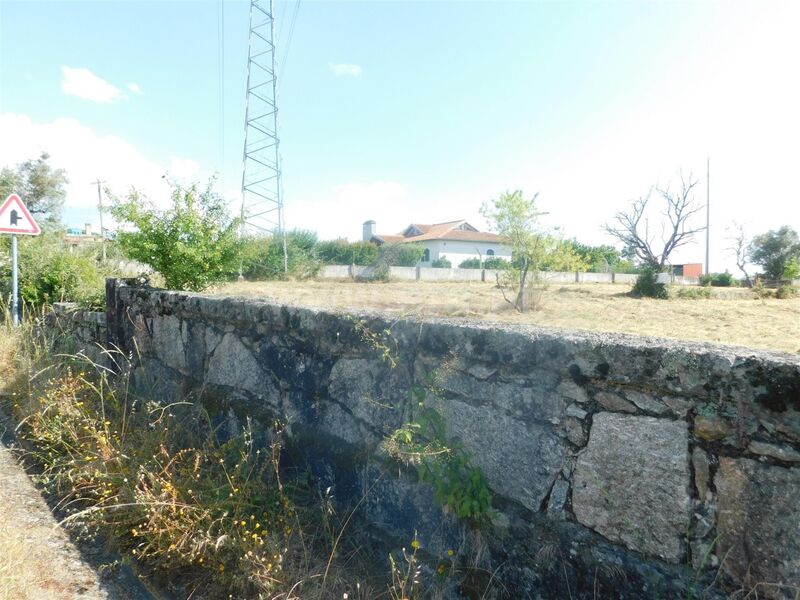 Land with 2500sqm Seia