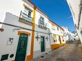 House Refurbished in the center 4 bedrooms for rent Évora - terrace, backyard